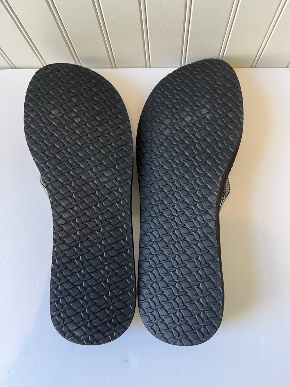 REEF STARGAZER FLIP FLOPS | BLACK & SILVER | SIZE: 10 | EUC - Picture 6 of 6